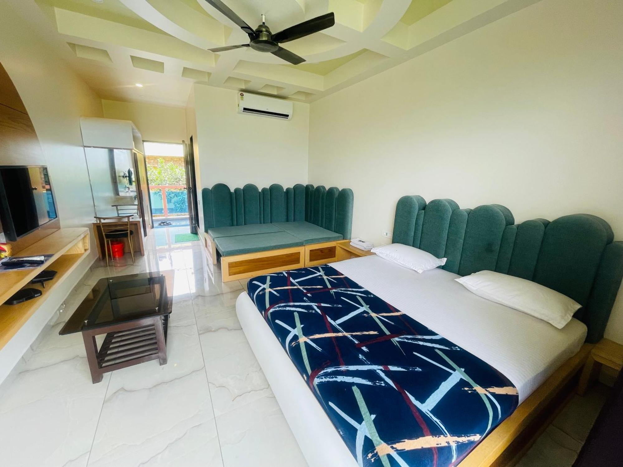Natural Resort Panhala Екстер'єр фото
