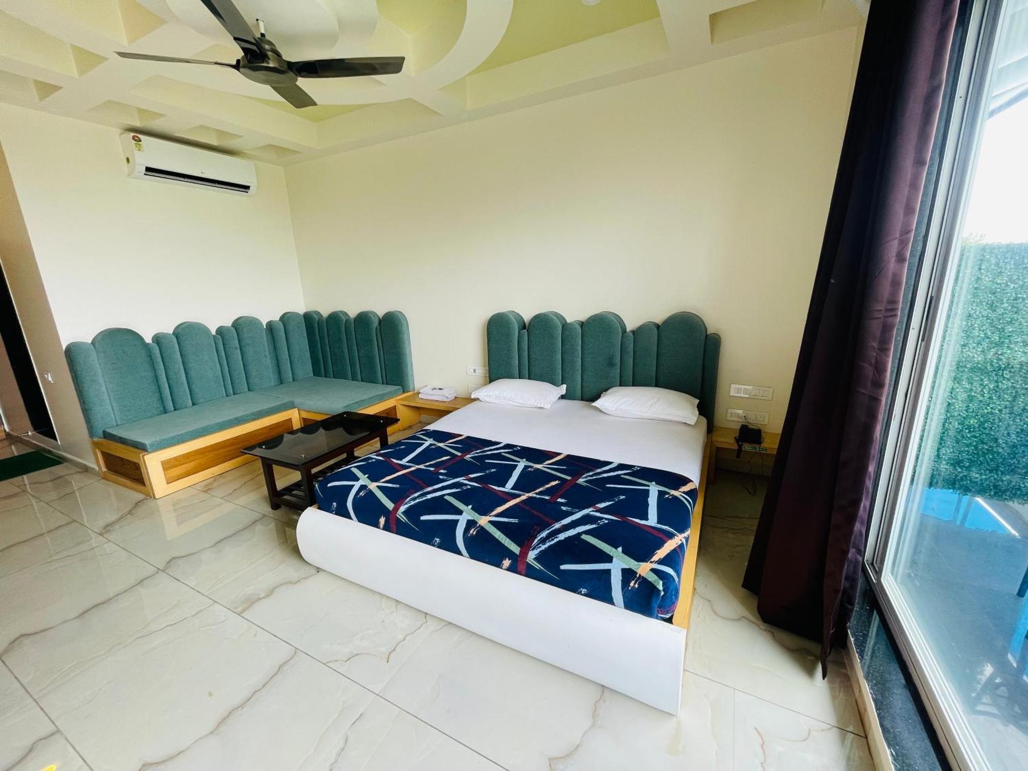 Natural Resort Panhala Екстер'єр фото