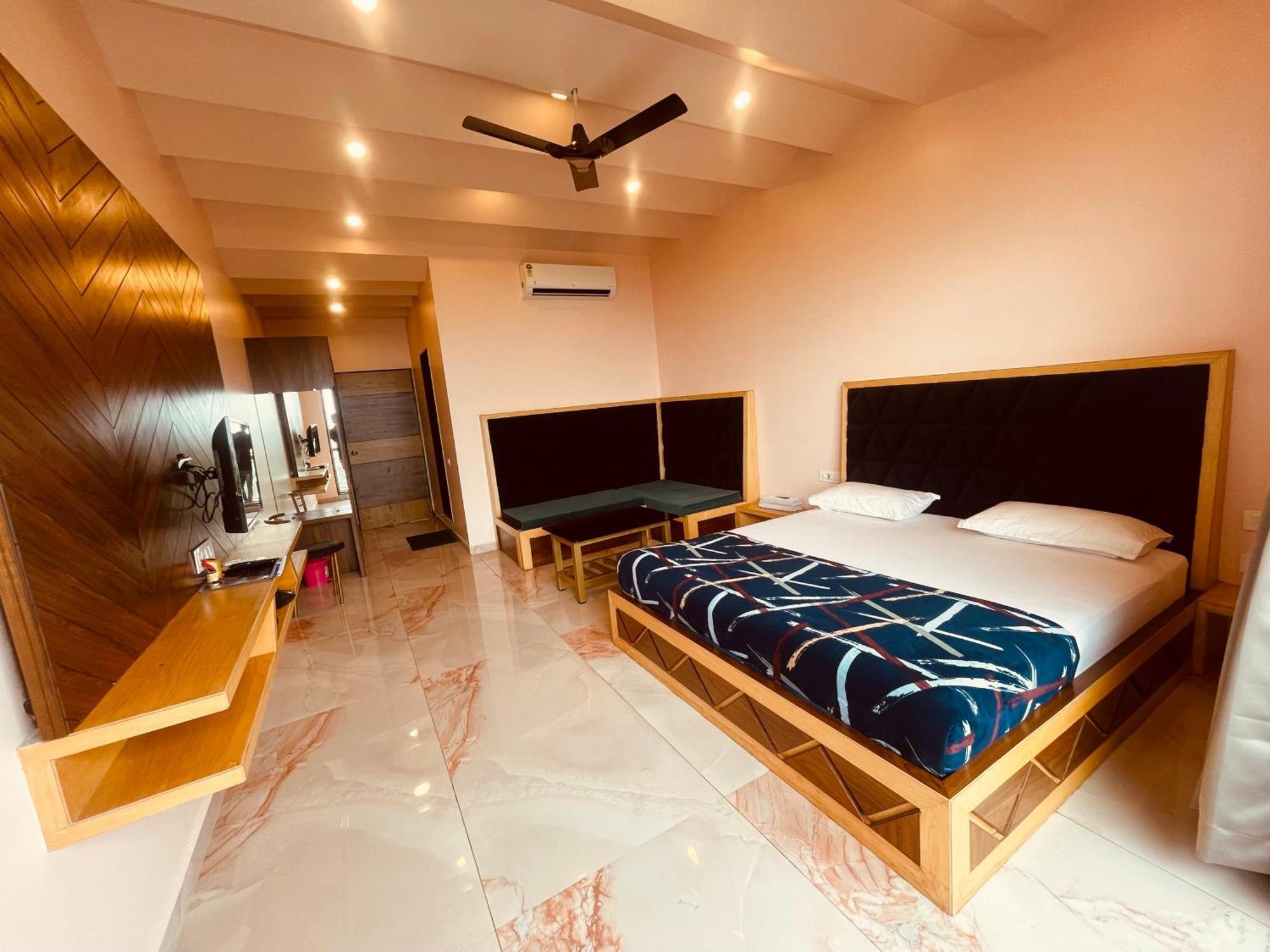 Natural Resort Panhala Екстер'єр фото