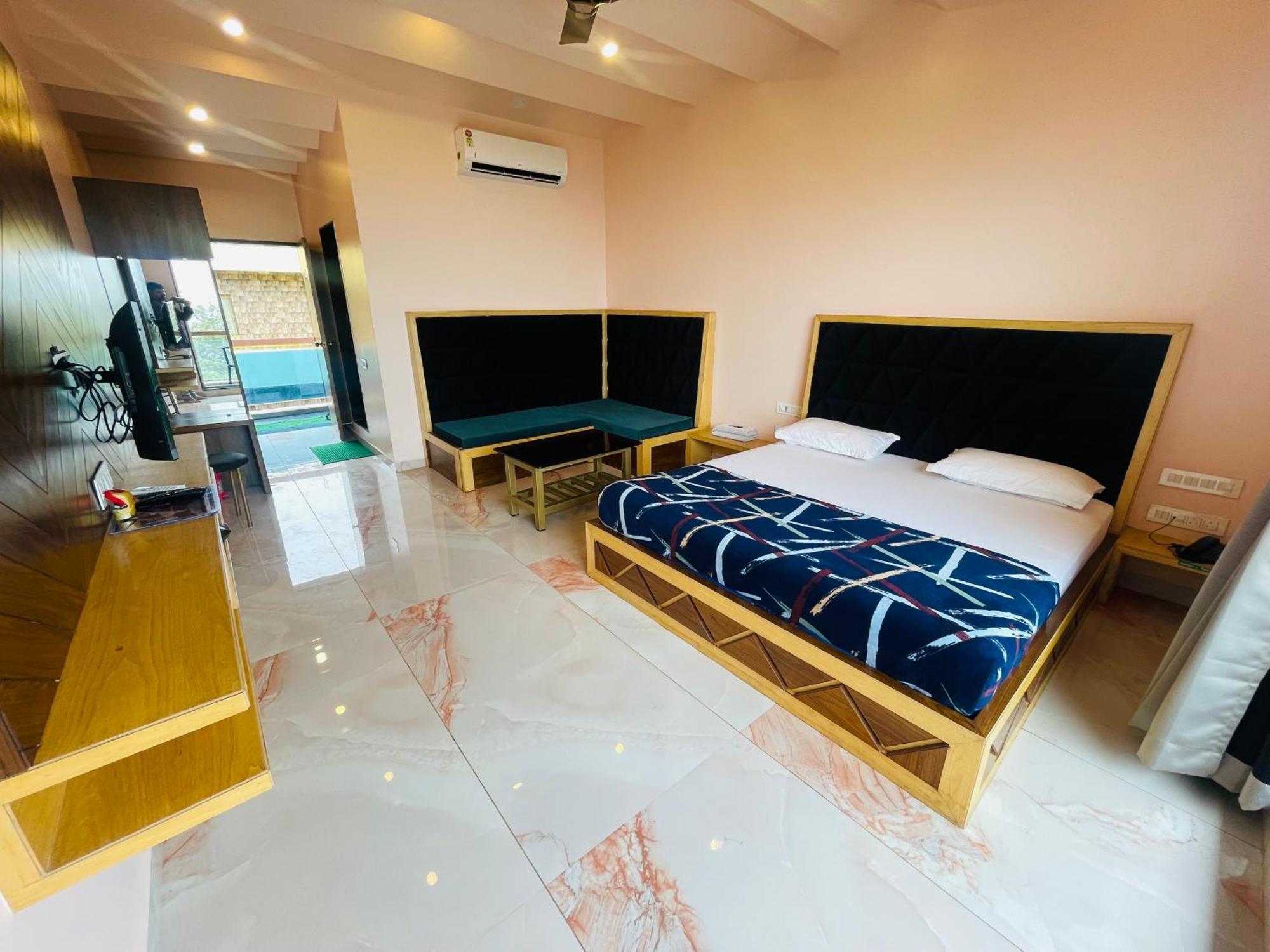 Natural Resort Panhala Екстер'єр фото