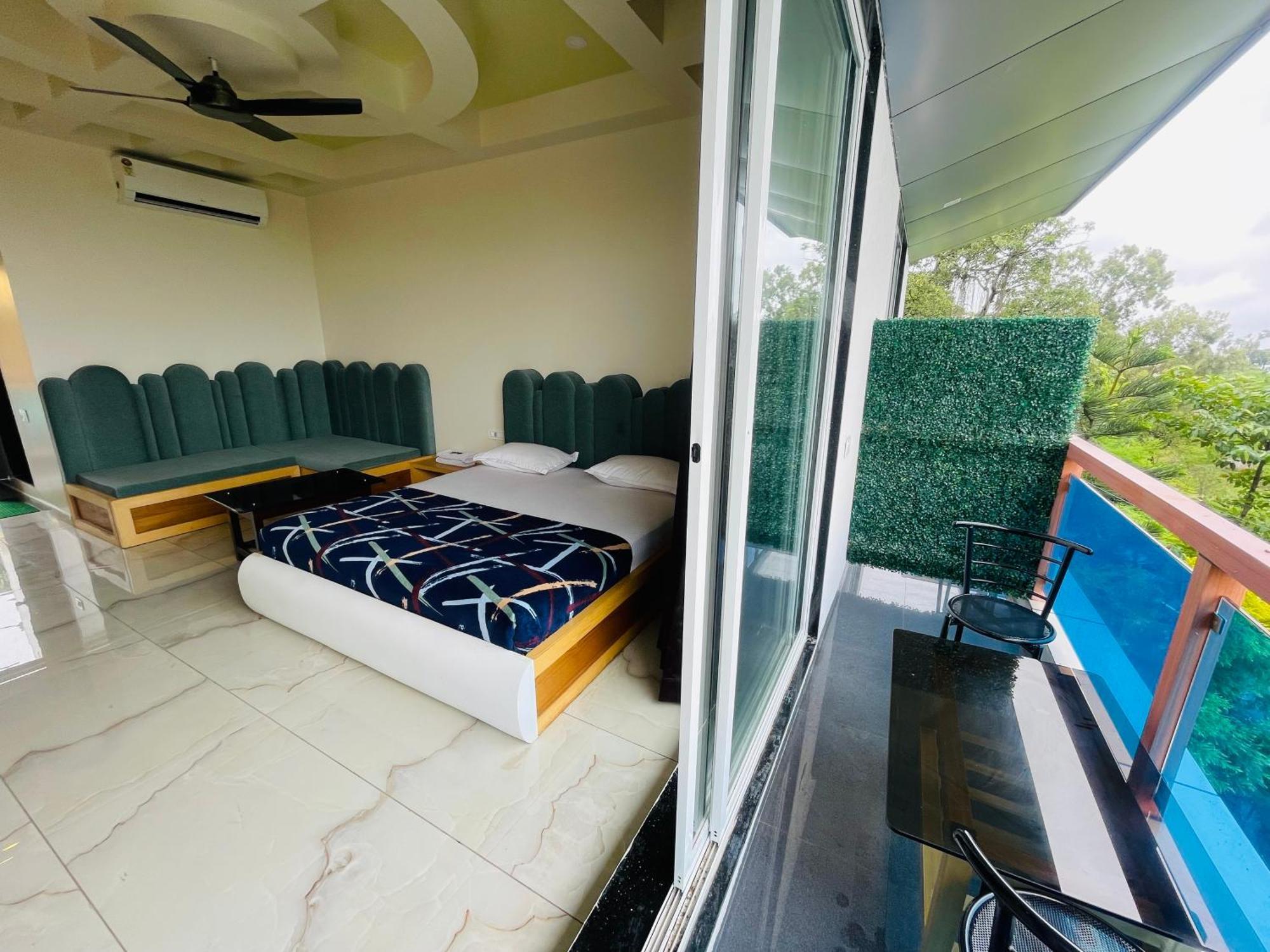 Natural Resort Panhala Екстер'єр фото