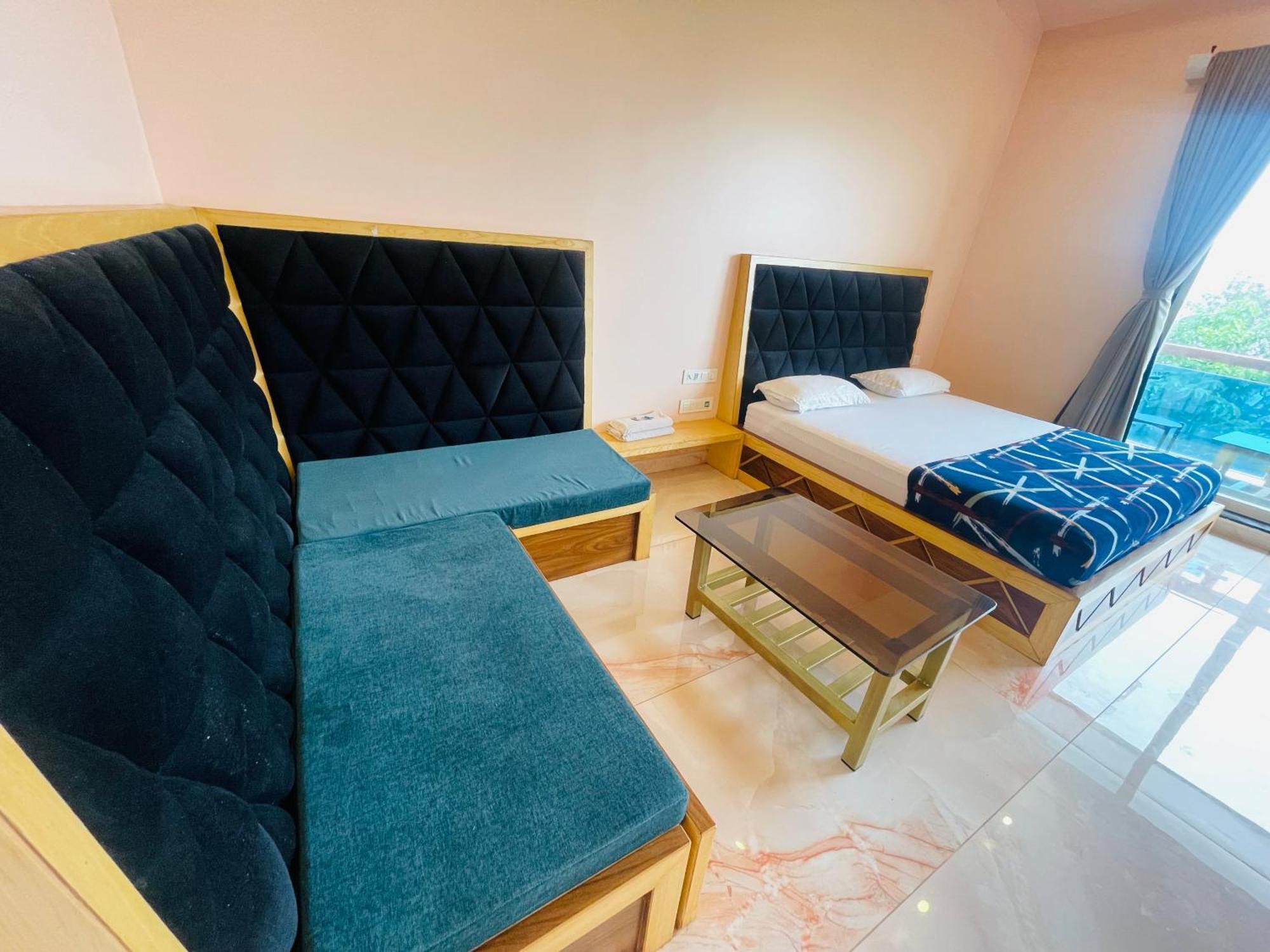 Natural Resort Panhala Екстер'єр фото