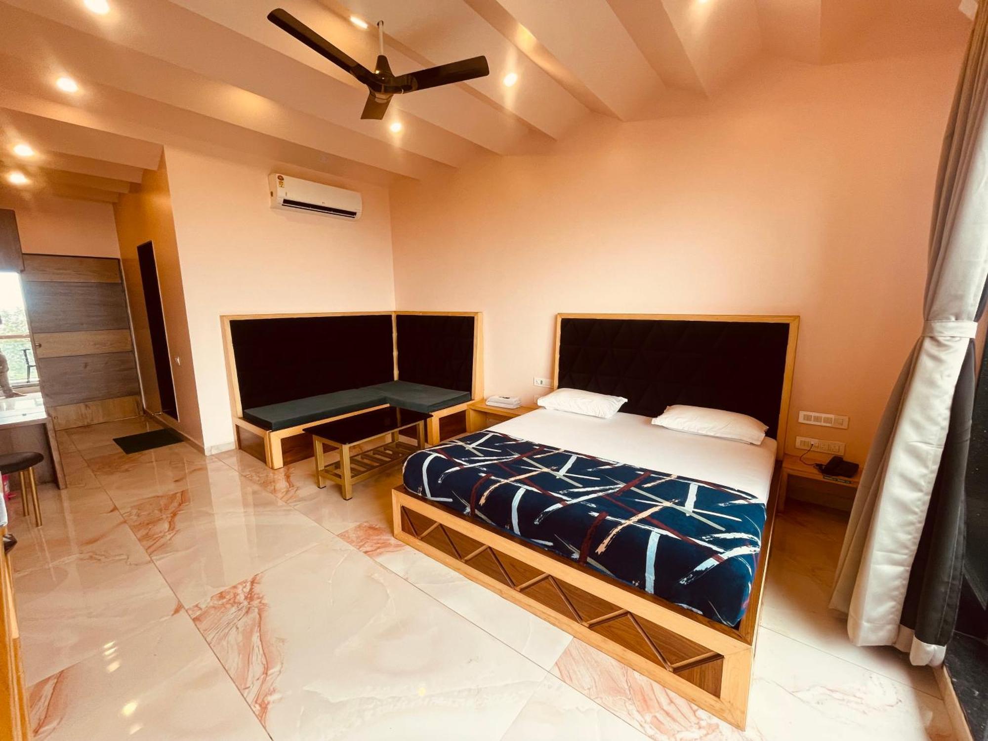 Natural Resort Panhala Екстер'єр фото