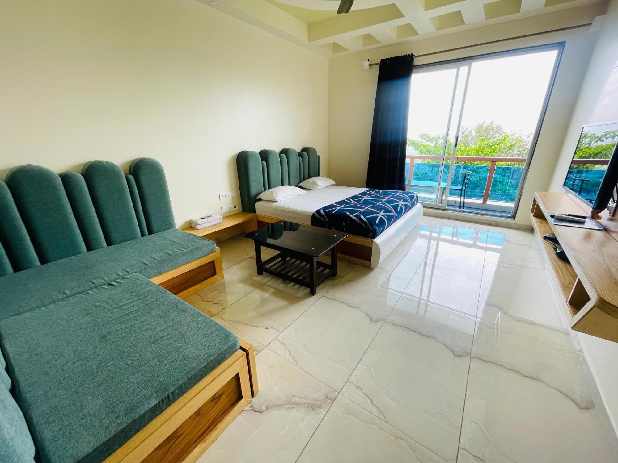 Natural Resort Panhala Екстер'єр фото