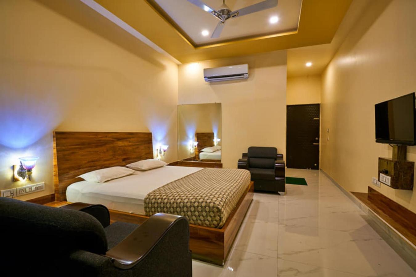 Natural Resort Panhala Екстер'єр фото